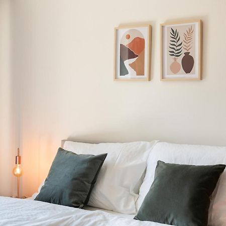 City Apartment 3 Bedroom, Kitchen, Wifi, Workspace, Coffee, Central ハッセルト エクステリア 写真