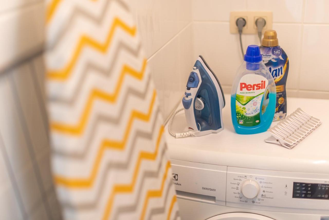 City Apartment 3 Bedroom, Kitchen, Wifi, Workspace, Coffee, Central ハッセルト エクステリア 写真