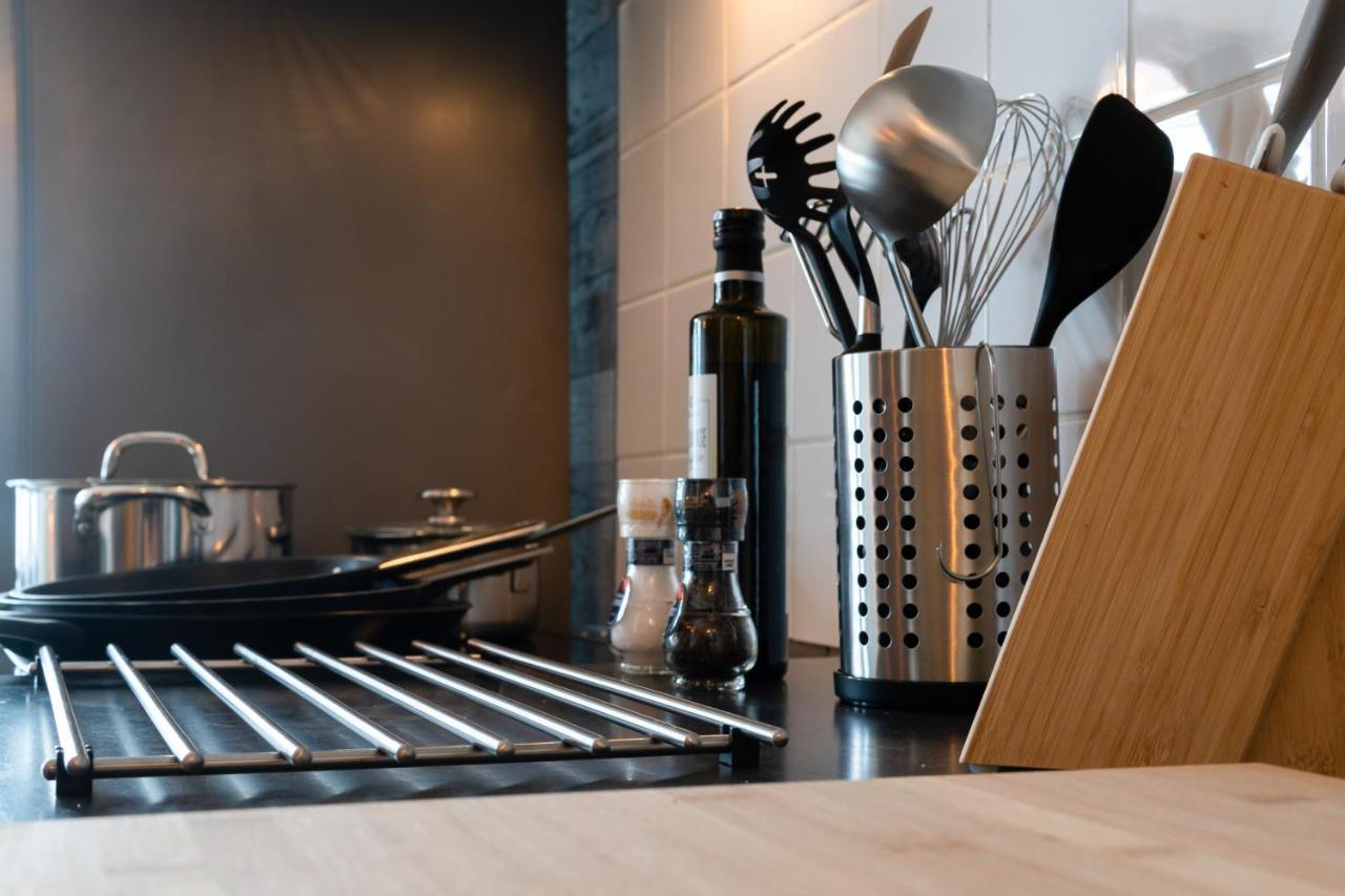 City Apartment 3 Bedroom, Kitchen, Wifi, Workspace, Coffee, Central ハッセルト エクステリア 写真