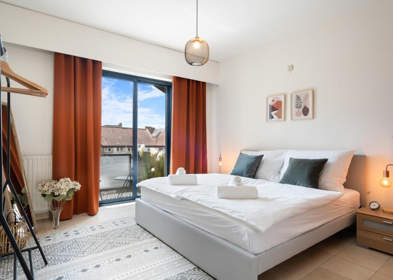City Apartment 3 Bedroom, Kitchen, Wifi, Workspace, Coffee, Central ハッセルト エクステリア 写真