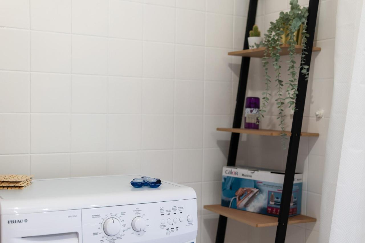 City Apartment 3 Bedroom, Kitchen, Wifi, Workspace, Coffee, Central ハッセルト エクステリア 写真