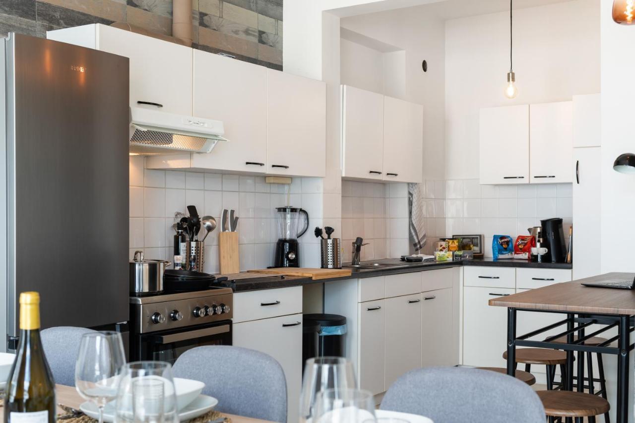 City Apartment 3 Bedroom, Kitchen, Wifi, Workspace, Coffee, Central ハッセルト エクステリア 写真
