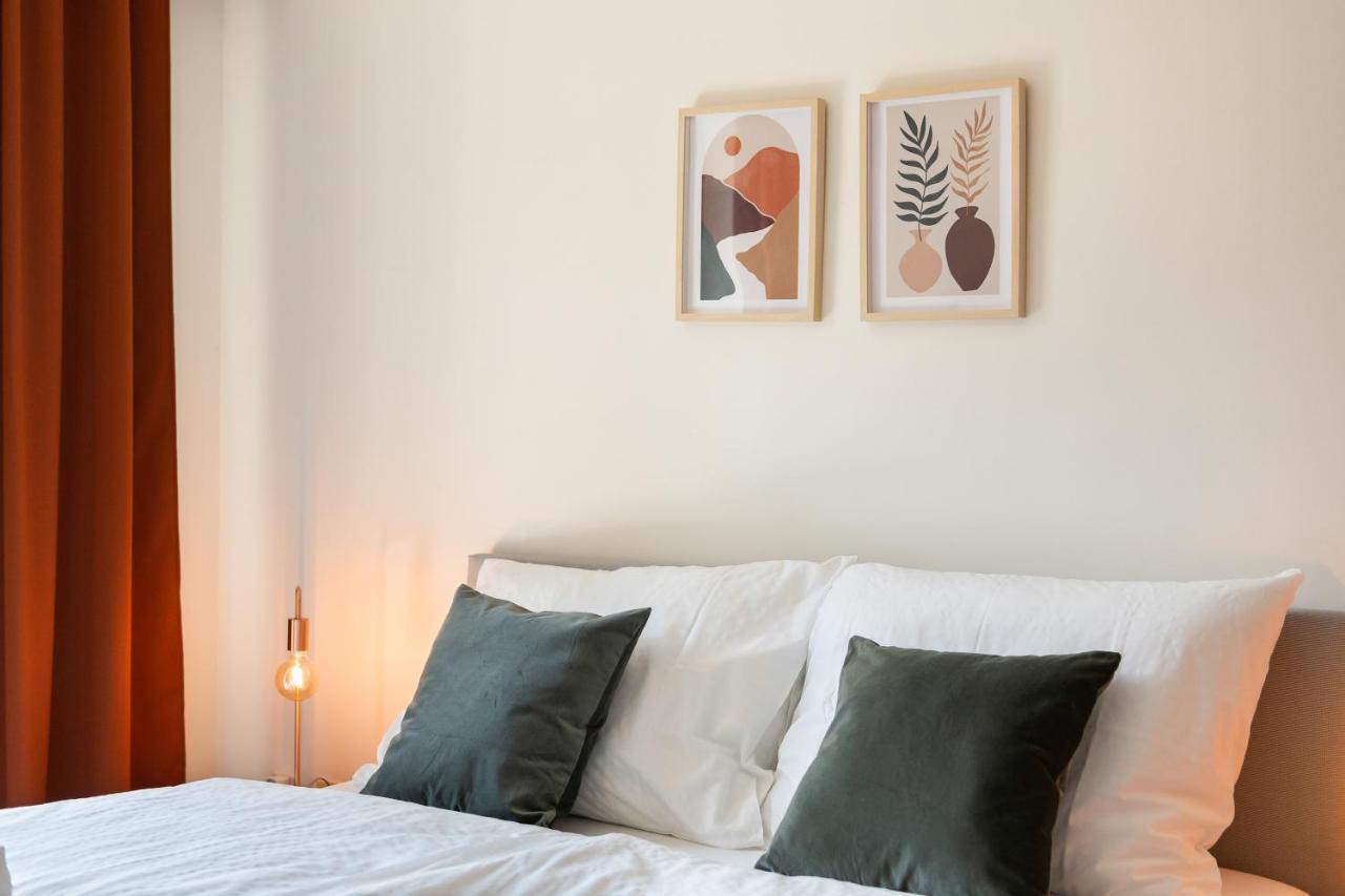 City Apartment 3 Bedroom, Kitchen, Wifi, Workspace, Coffee, Central ハッセルト エクステリア 写真