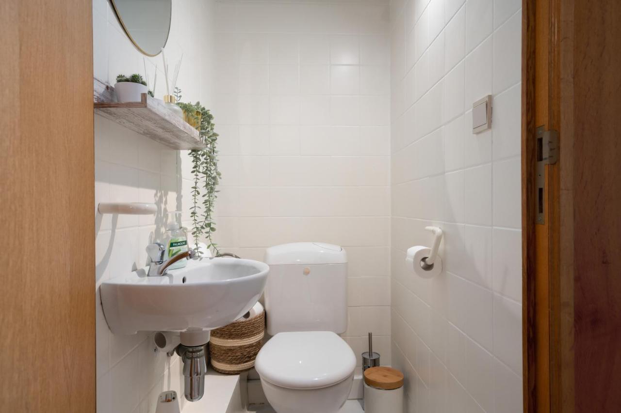 City Apartment 3 Bedroom, Kitchen, Wifi, Workspace, Coffee, Central ハッセルト エクステリア 写真