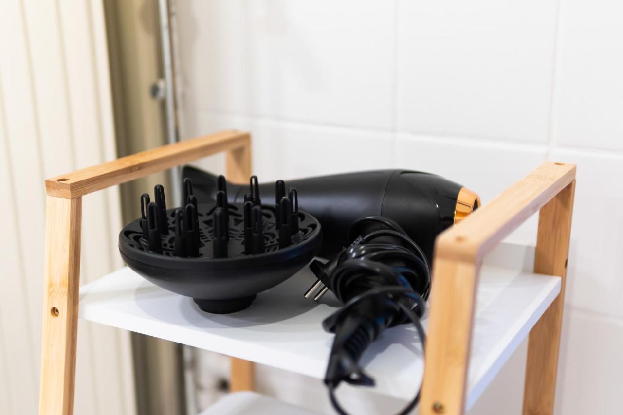 City Apartment 3 Bedroom, Kitchen, Wifi, Workspace, Coffee, Central ハッセルト エクステリア 写真